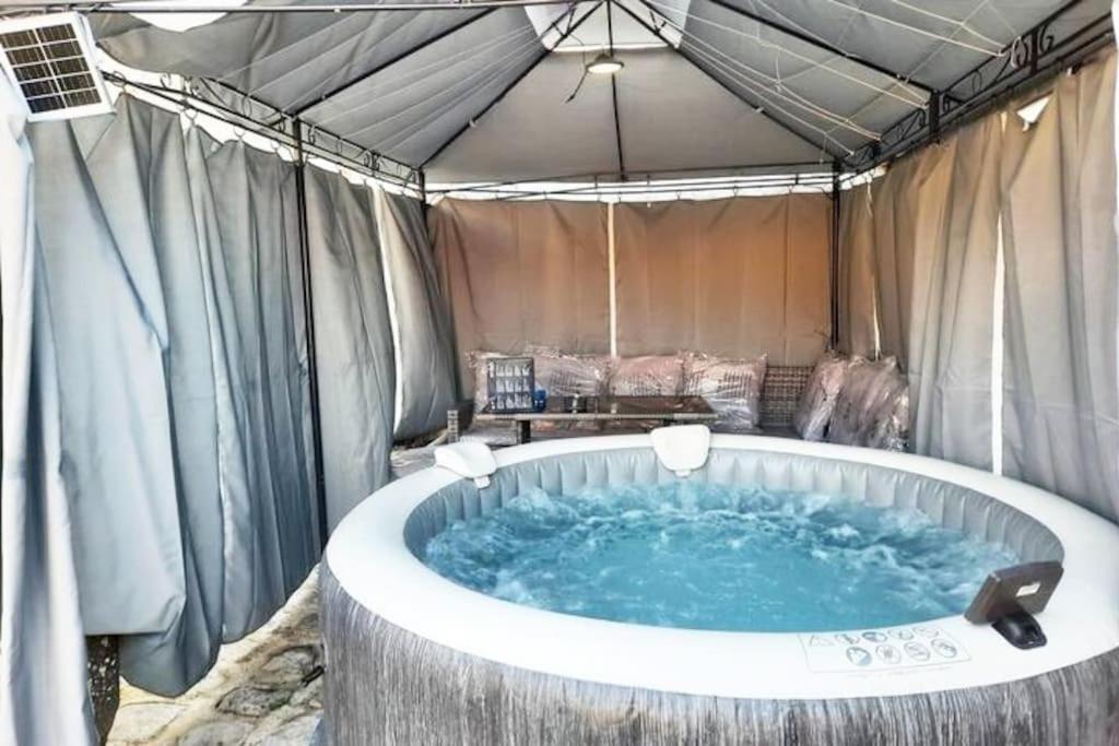 Villa Confortable Avec Jacuzzi A Chevannes Chevannes  Bagian luar foto